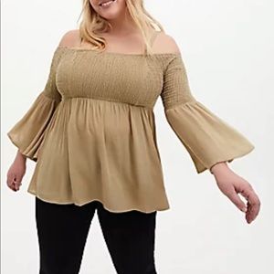 NWOT! Olive, smocked bust flared sleeve top by torrid